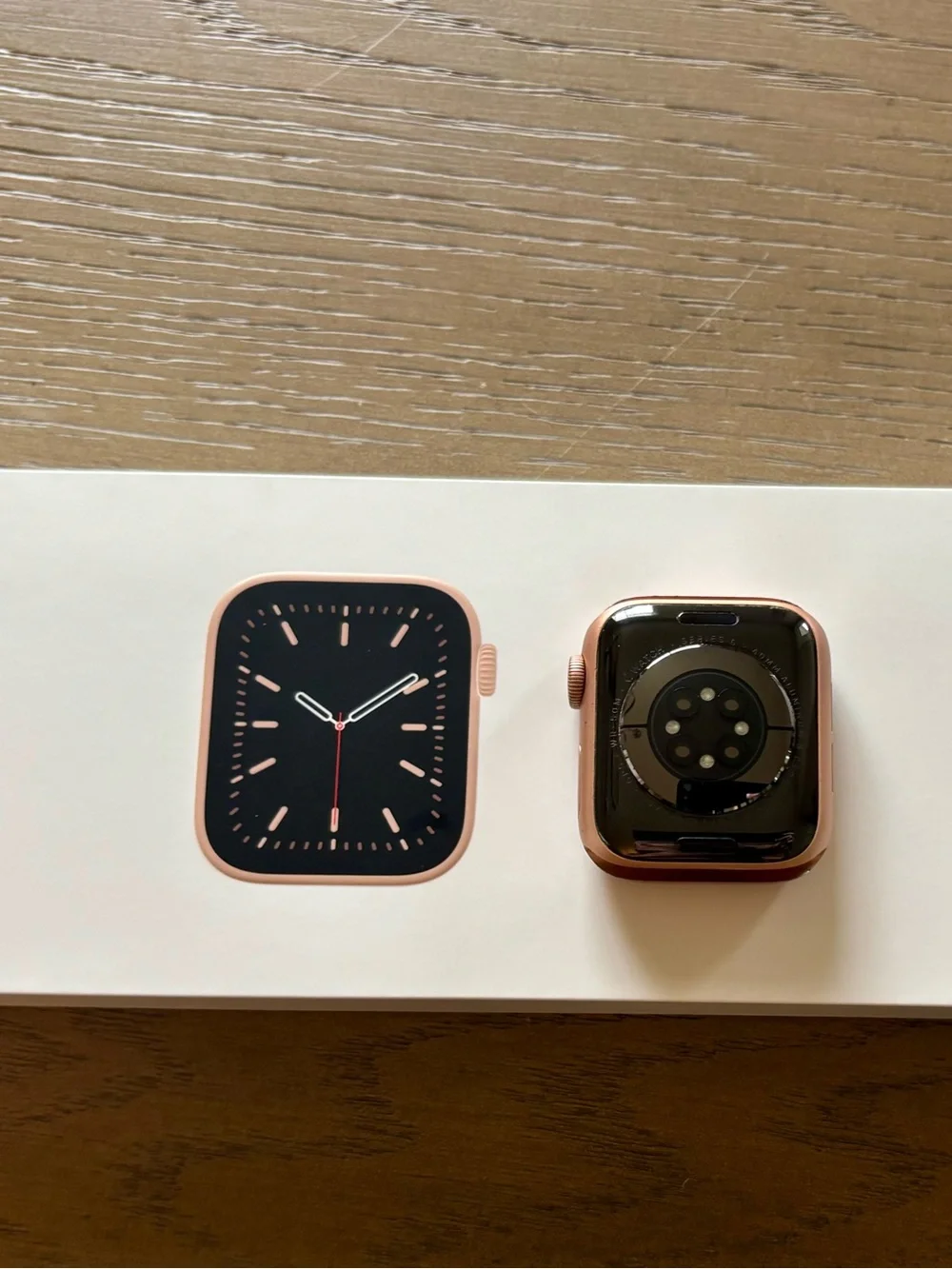 EUC Women’s Rose Gold Apple Watch, Series 6 with original unused pink band.